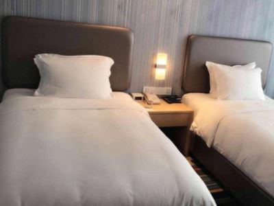 Holiday Inn Express Chengdu Tianhe Exterior photo