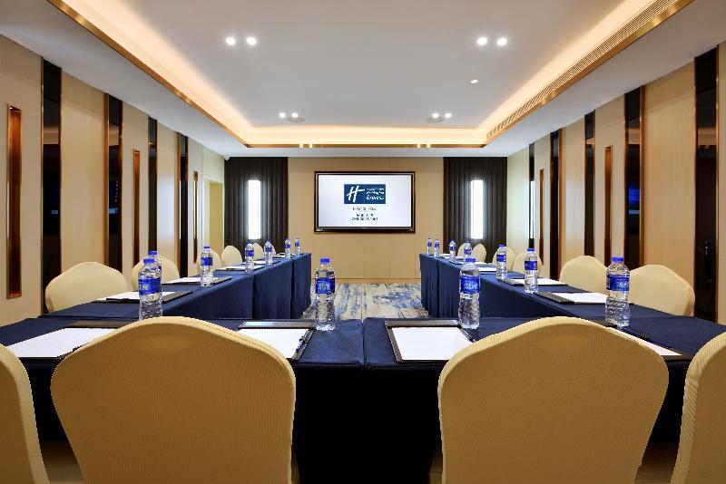 Holiday Inn Express Chengdu Tianhe Exterior photo